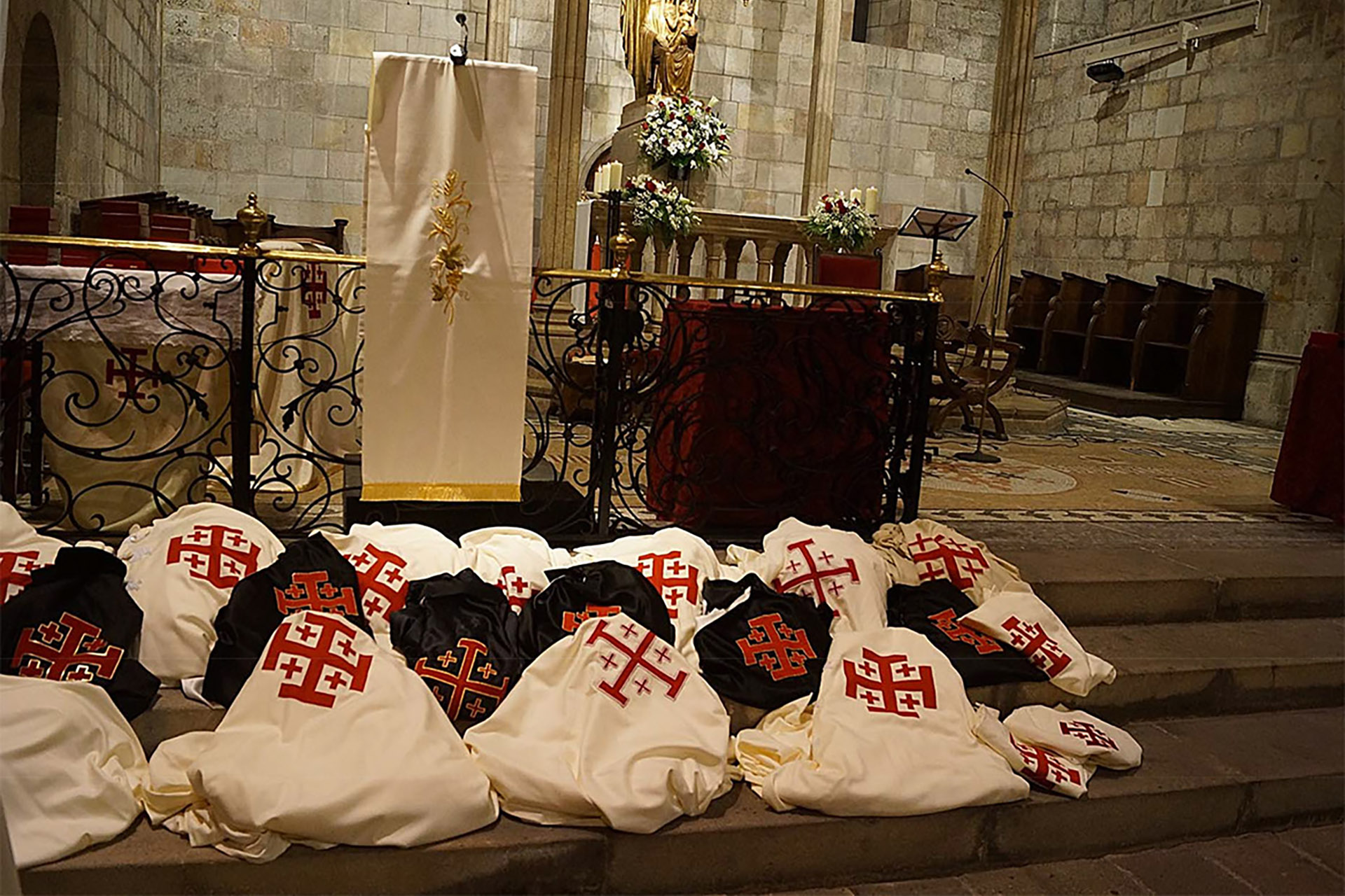 Capas en la ceremonia de la Vela de Armas