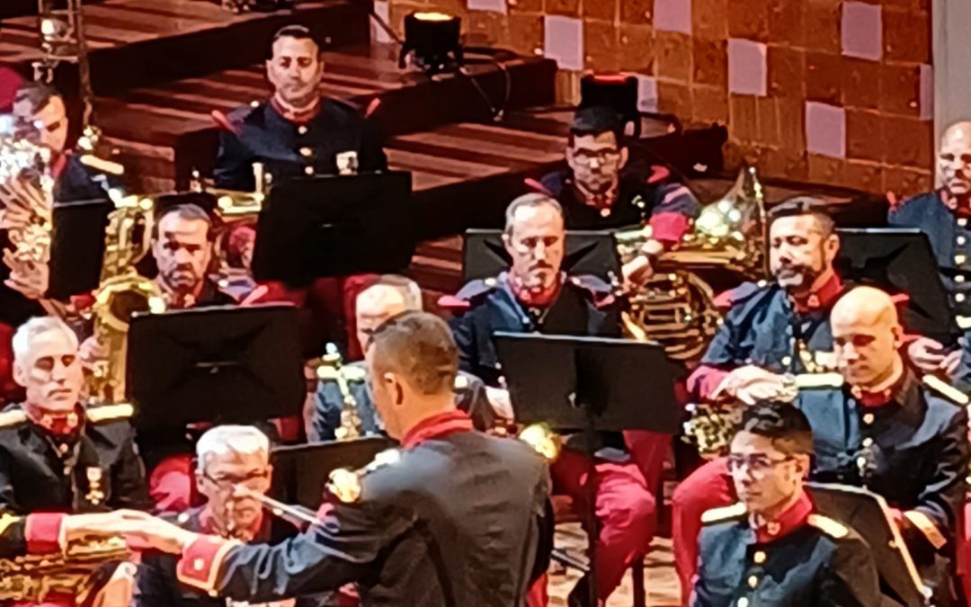 Asistencia al concierto de las Fuerzas Armadas