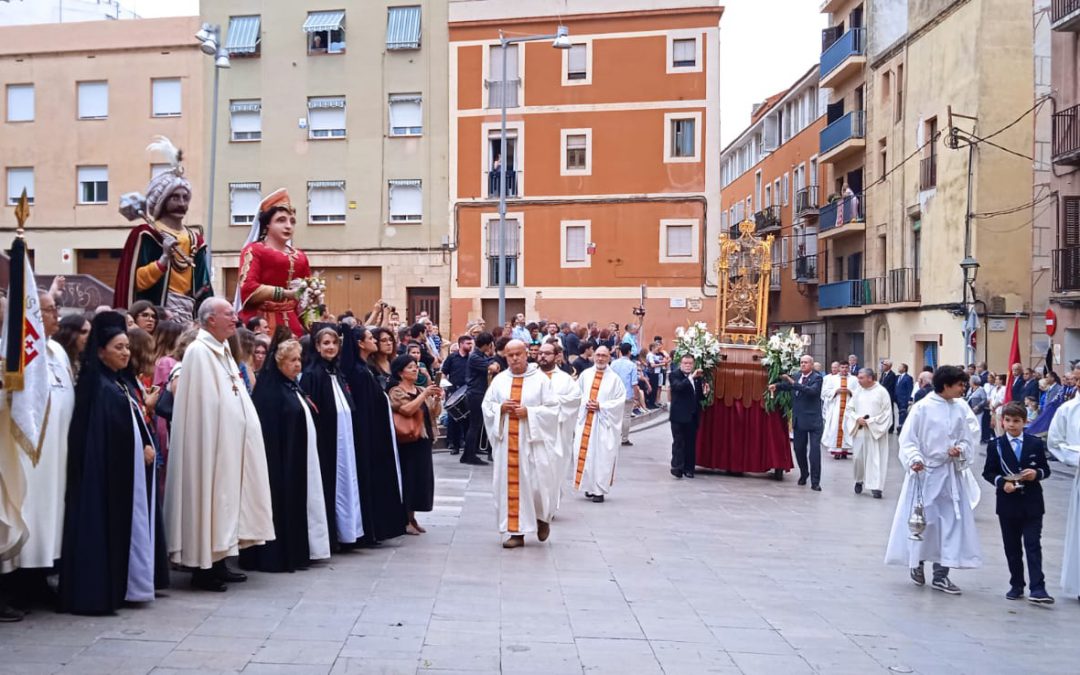 Asistencia a la Misa y Procesión del Corpus Christi en Tarragona